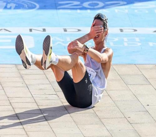 魔都眼｜约2.3万人竞逐外滩，2025上马创下多项新纪录