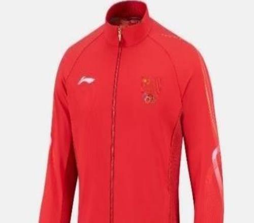 2026米兰冬奥会中国体育代表团成立 同款联名产品首次同步发售