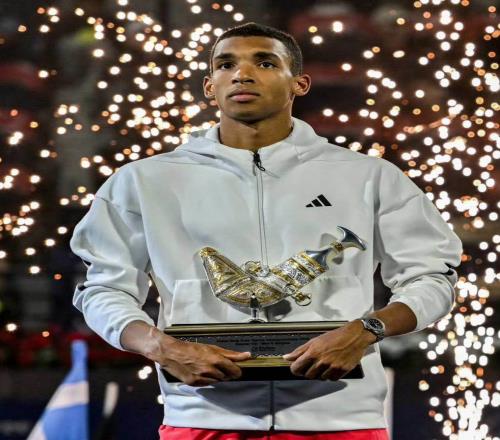 总决赛最后一席白热化竞争，穆塞蒂小黑疯子陪德约加练！