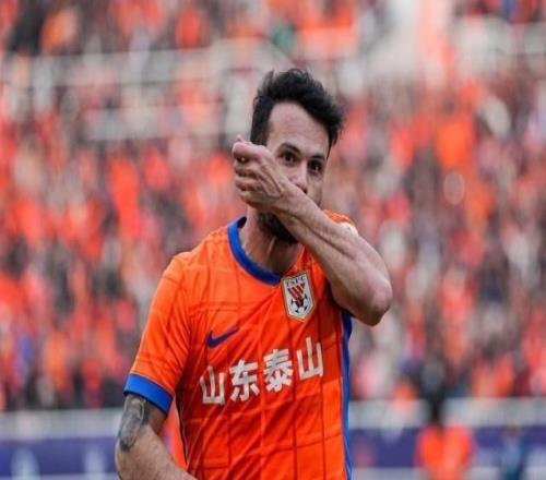 中超最激烈金靴争夺战：卡扎开挂法比奥末轮绝杀