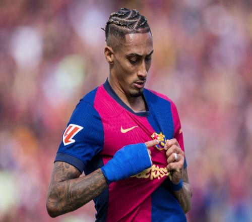 巨大争议！巴萨队长无缘最佳11人：38球24助+3冠妻子炮轰