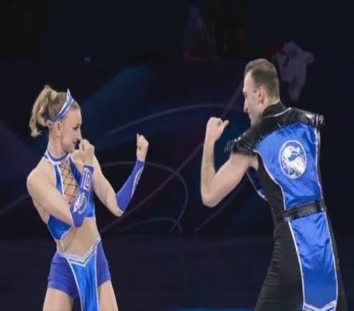 选手庆祝首枚冬奥奖牌 竟上演现实版《真人快打》?!