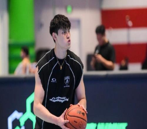 不打CBA了曾凡博收到澳洲球队邀约，预计回归国家队！