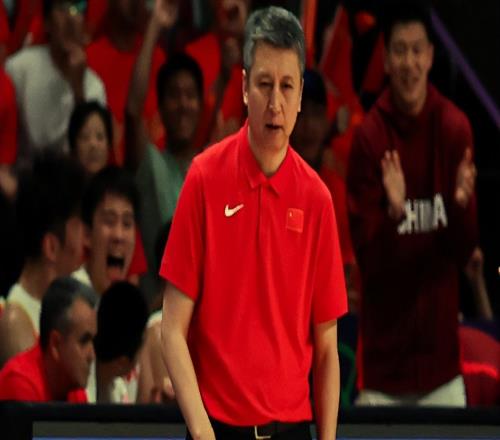 胡明轩8中0未得分！三将联手轰54分杯水车薪，中国男篮遭遇两连败