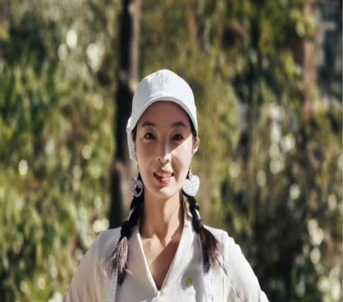 无目的漫游马拉松的“瓷娃娃”尹亭，时隔13个月再现全马238，PB幅度35秒