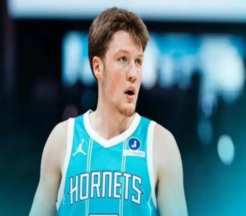 29场100个3分！NBA历史第1人！这新秀太狠了，弗拉格谢他不杀之恩！