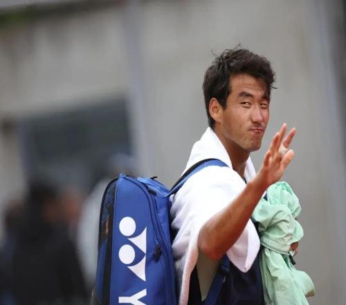 布云朝克特澳网外卡赛首轮制造成都惨案，中国小花也爆出大冷门