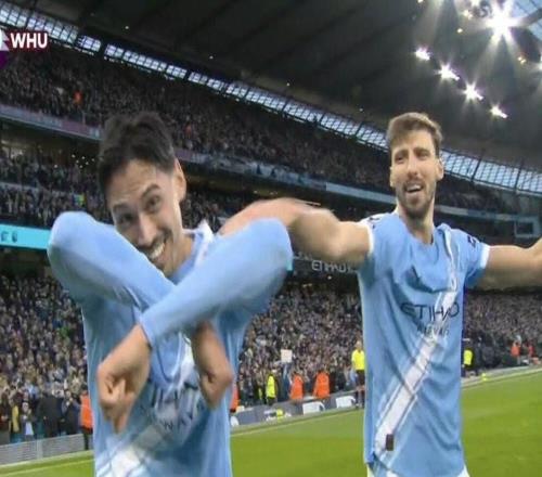 赖因德斯：我感觉已经很适应这里了，队友们帮了我很多