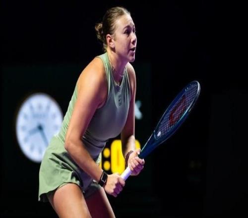 WTA总决赛：阿尼西莫娃2-1送凯斯出局，莱巴金娜提前出线