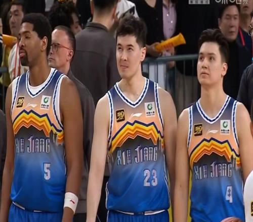 新疆男篮签约第四外援，1米96双能卫加盟，NBA曾场均9.7分3.5板