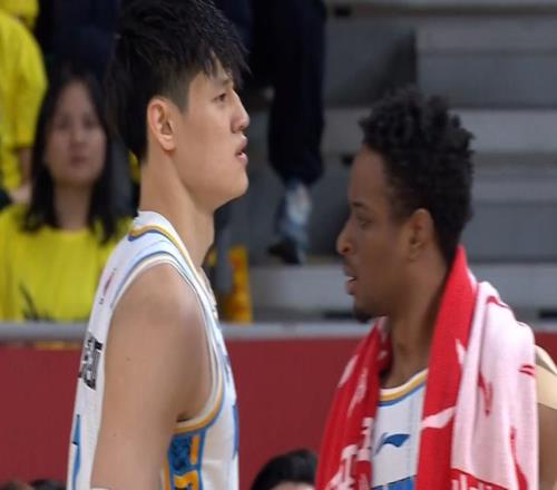 不打了！曾凡博被曝欲离开北京首钢队，力保广东队“躺”进总决赛