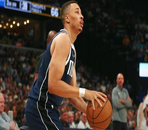 坏消息，独行侠后卫埃克萨姆需接受膝盖手术，将缺席整个NBA赛季