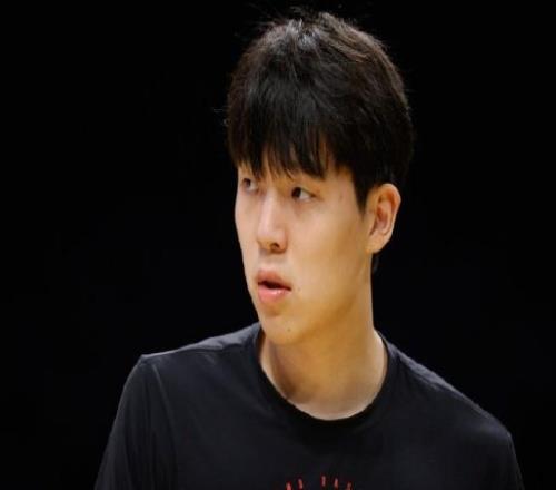 杨瀚森方回应近期争议：不存在暴饮暴食，开拓者队为他做了长期培养计划，杨瀚森很珍惜征战NBA的机会