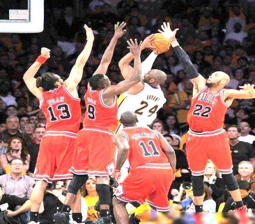 没过半场就被包夹盘点NBA遭遇包夹最多的8位球员，乔丹排第二