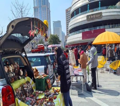 格子旗嘉年华“预热期”滨江分会场：水岸难联动，连带消费少