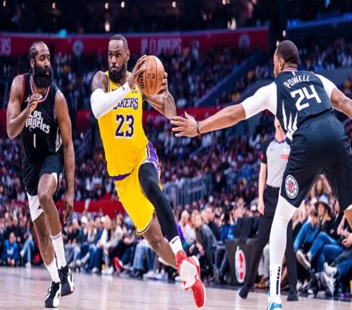 狂送7连败！从分区第一跌落，NBA最大的伪强队，彻底被打回原形了