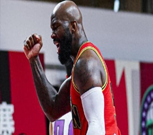 传奇外援离开CBA！上赛季场均30.2分，依旧没有俱乐部签