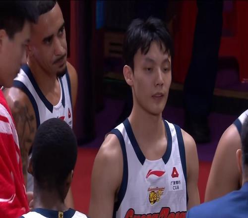 终于来了！广东“暴力双能卫”即将到位，这可是杜锋的争冠法宝！