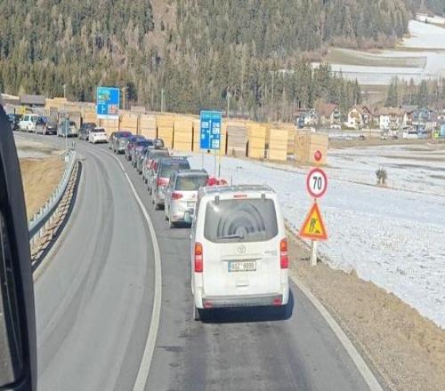 冬奥无法承受之堵：运送两万人上山有多难？