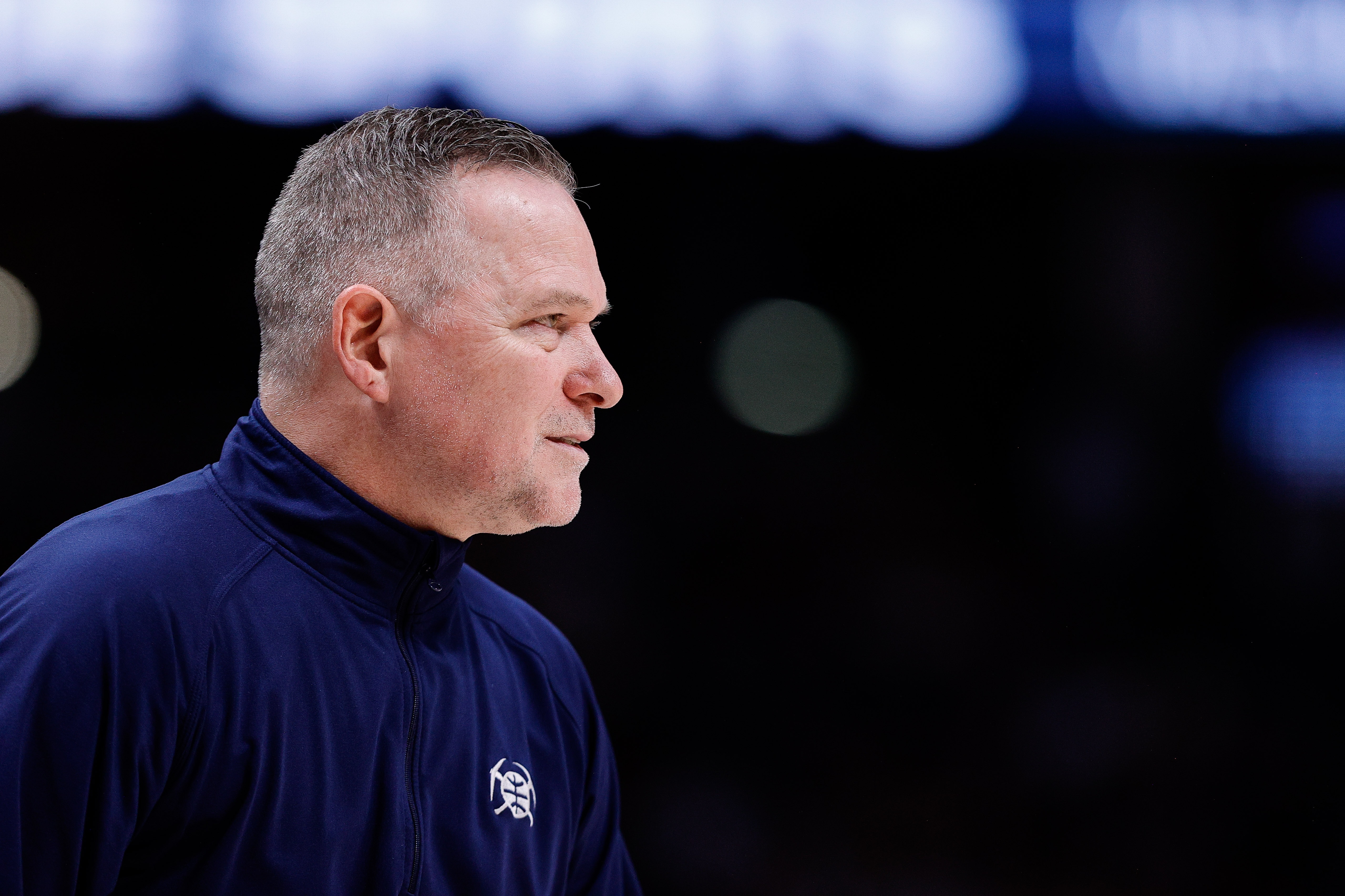 马龙作为卫冕冠军我们仍然保持饥渴感觉季后赛还会碰上森林狼