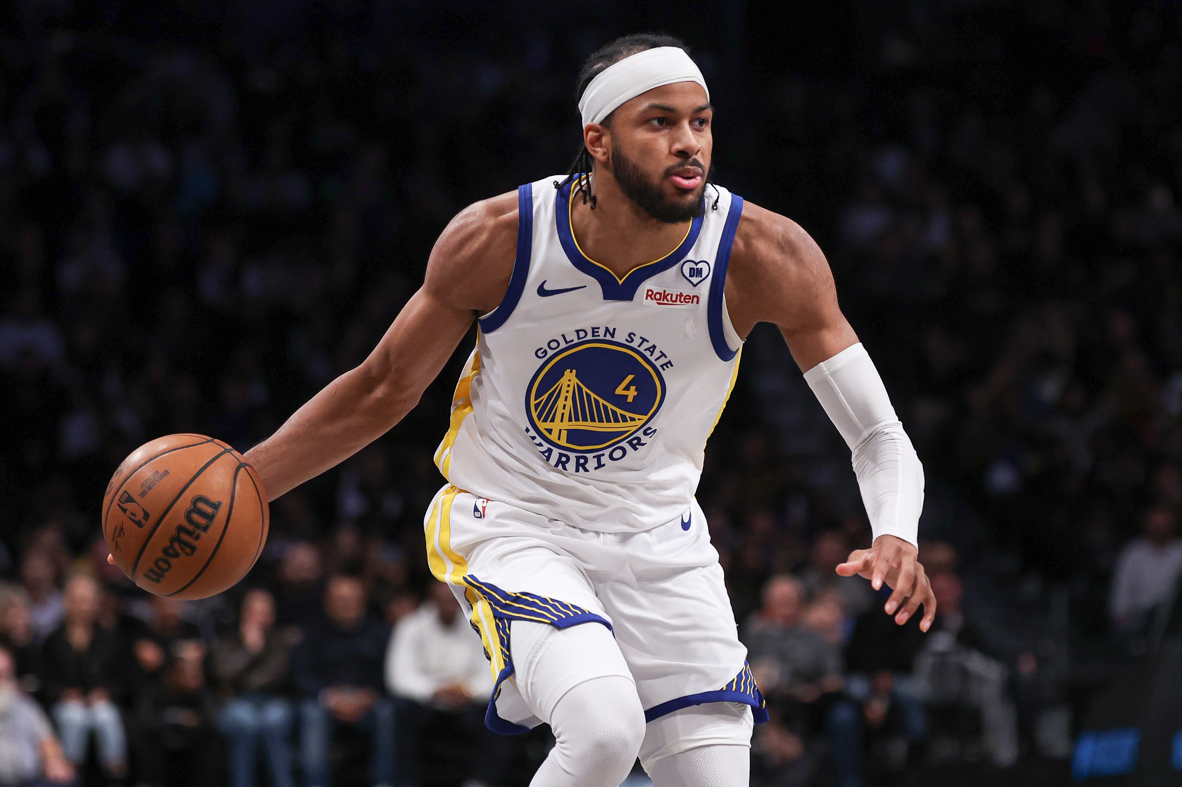 很拼但机会不多穆迪7投4中得到9分3篮板1助攻