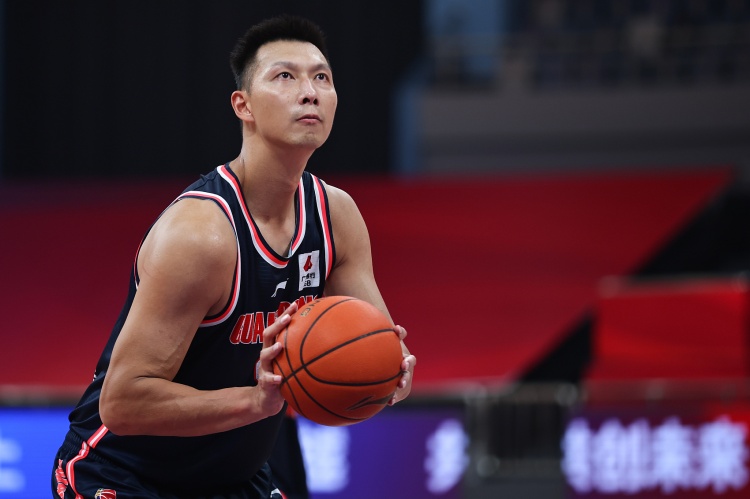 去年的今天:易建联cba最后一舞贡献