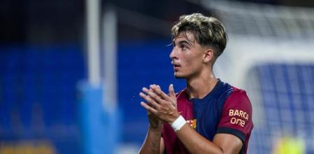 A pesar de que entró en varias convocatorias del primer equipo esta temporada aún no ha debutado. Así, su futuro podría abrirse a una salida y pretendientes no le faltan