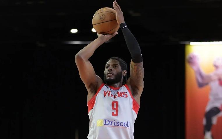 进攻端的表现有所提升，但火箭二队锋