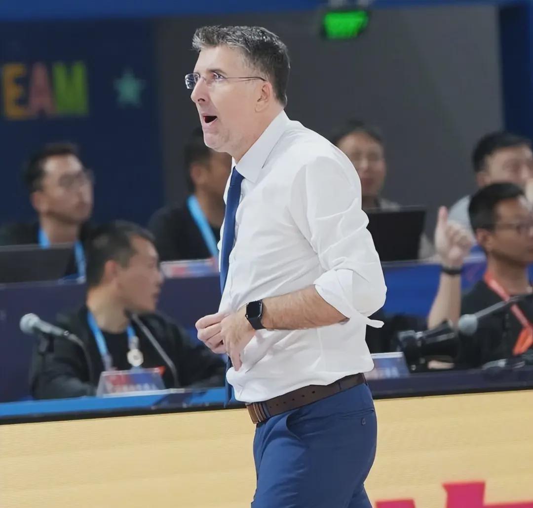 再次出山曝王晗重返CBA执教，有望加盟新疆男篮