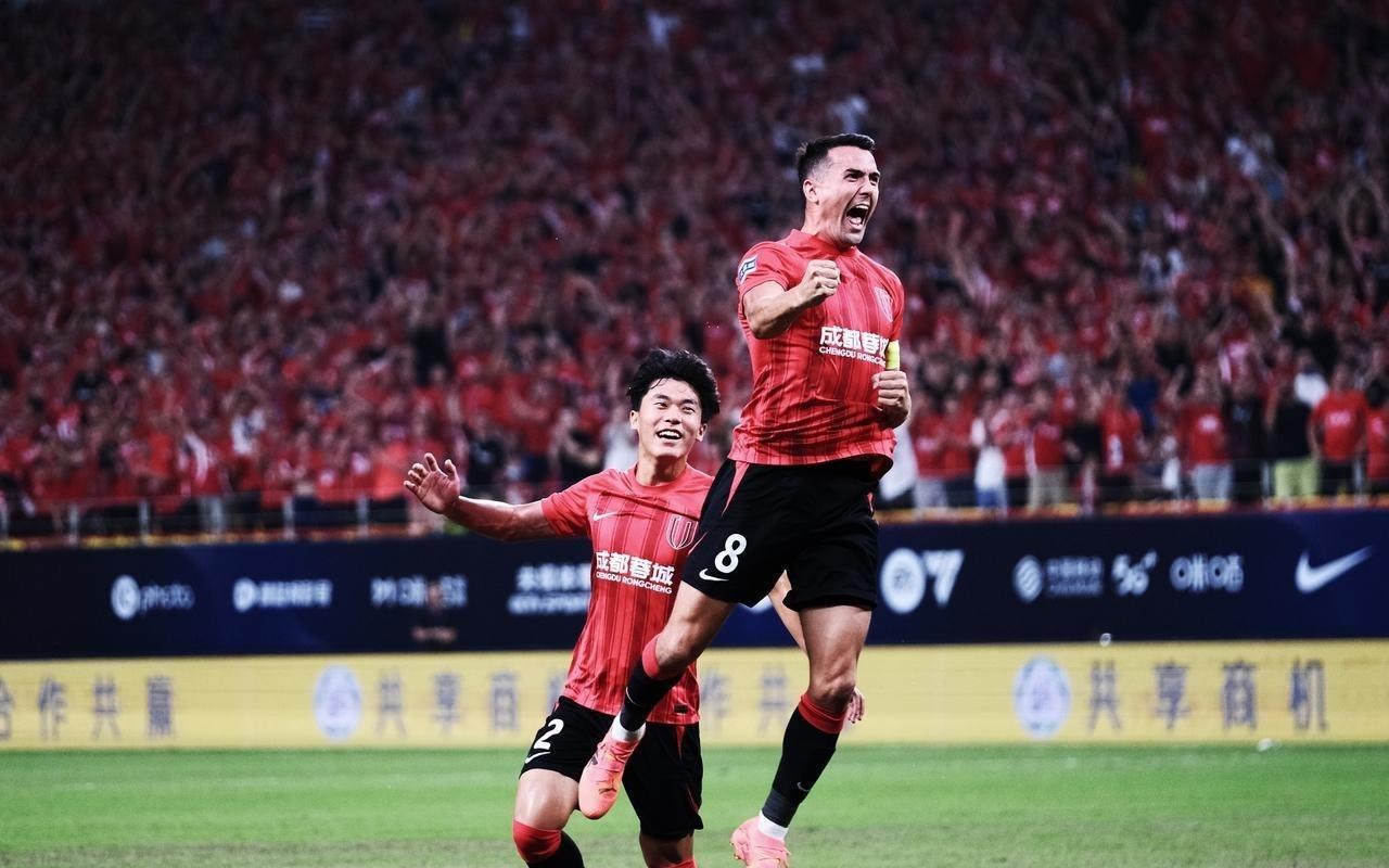 31岁队长确定告别蓉城！无缘海港+顶薪加盟中超保级队完成体检