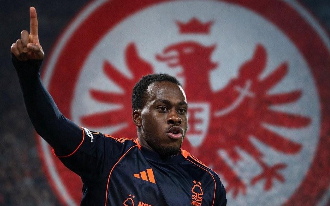 记者：森林前锋卡利穆恩多通过体检，已经可以被视为法鹰新援