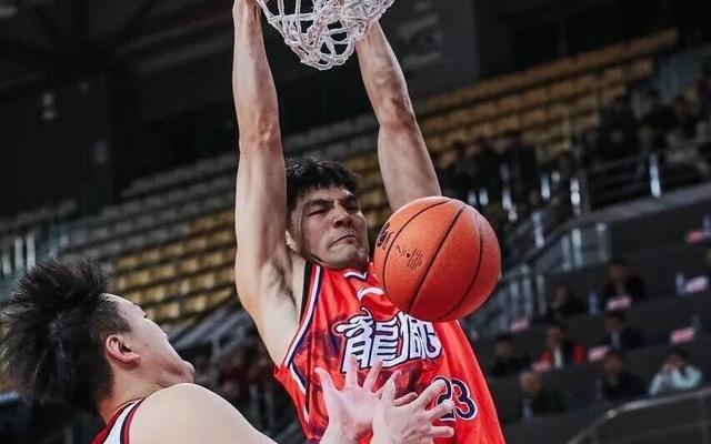 前行无畏丨CBA常规赛第十二轮主场不敌浙江