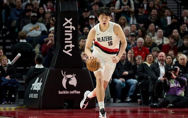 杨瀚森2分1篮板1助助力开拓者11110