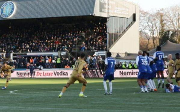 足总杯：卫冕冠军水晶宫爆冷出局