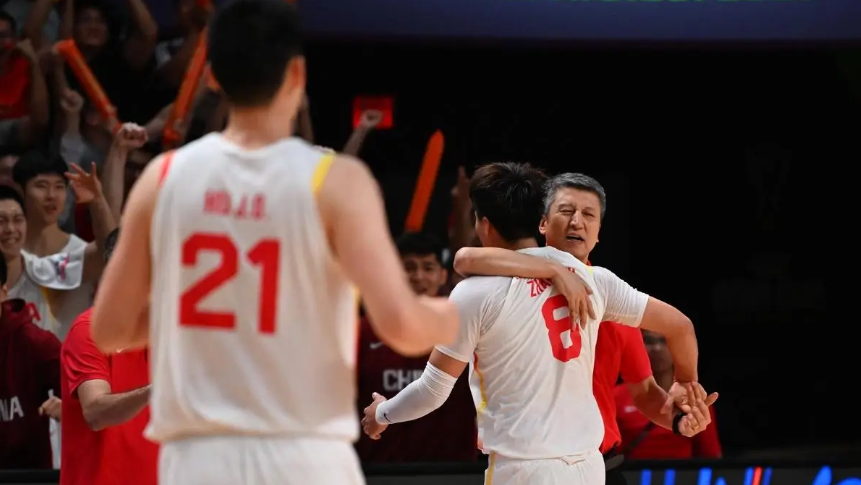 CBA开赛至今国家队12人表现如何周琦生涯新低，张镇麟胡明轩呢