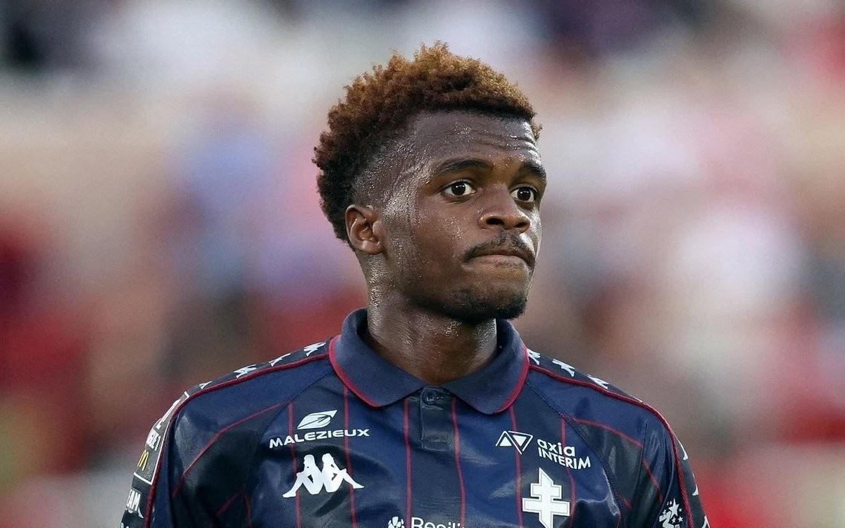 队报：西汉姆对梅斯中场杜尔感兴趣，但其700万欧报价已被拒