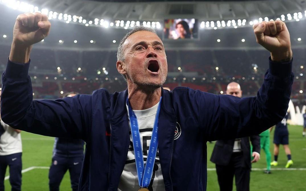 镜报：曼联已将恩里克列为正式主教练