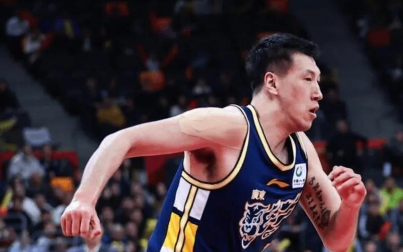 广东8771同曦2喜2忧！胡明轩+焦泊乔复苏，杜润旺防守仍差！