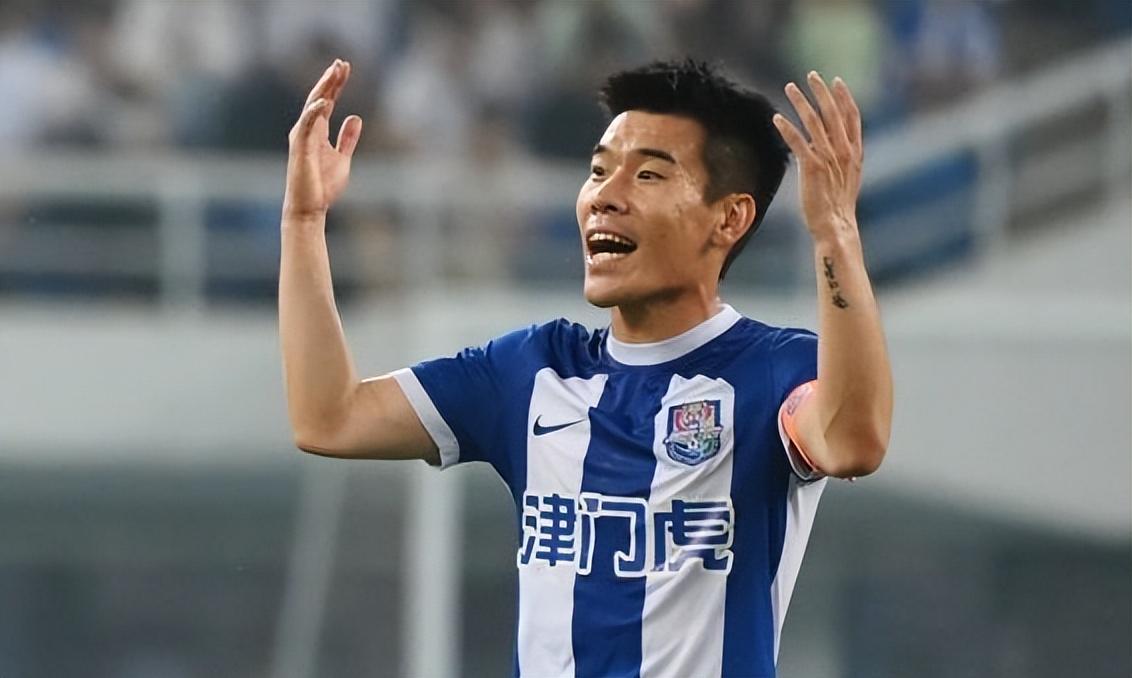 方镜淇明明已跟着津门虎冬训，为何还要自宣离队，背后原因找到了