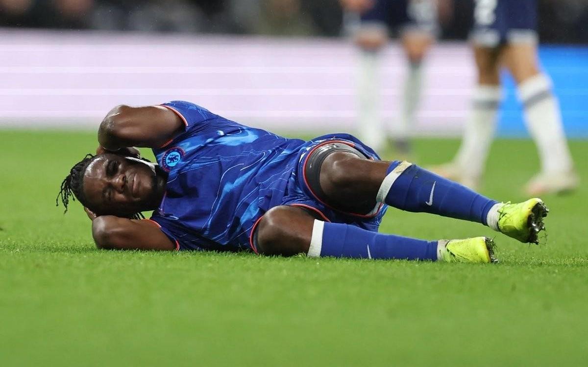 邮报：曼联总监威尔科克斯夏窗曾询问签下拉维亚的可能性