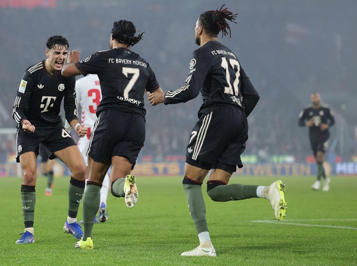 31！凯恩哑火送助攻，拜仁刷新德甲半程最佳，12连胜杀人诛心