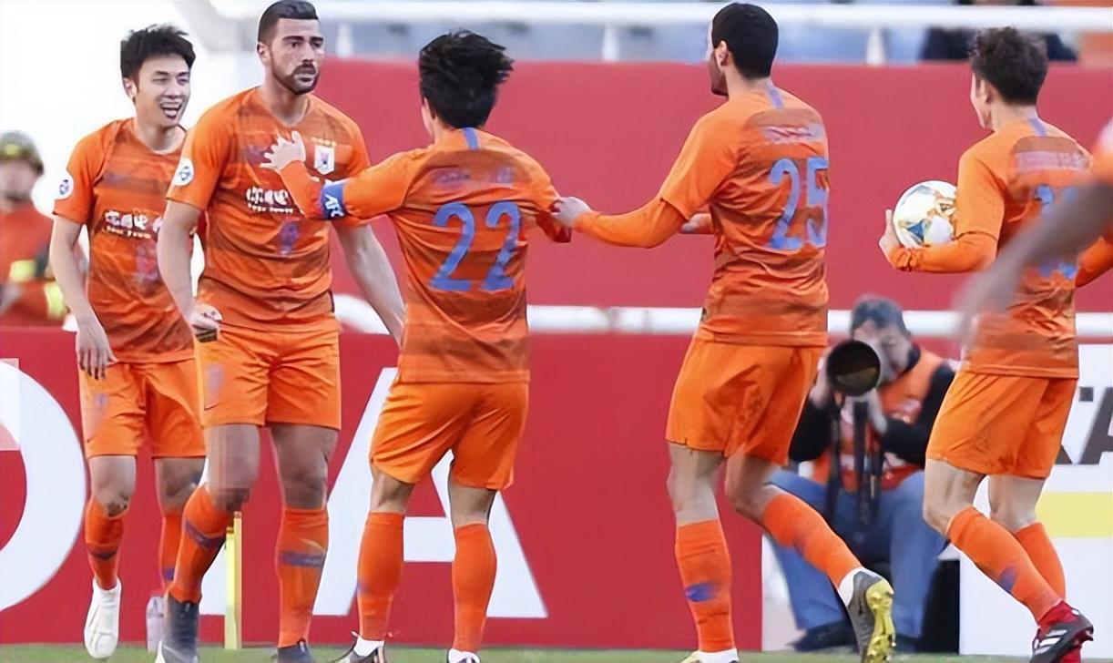 韩鹏刚出任教练组组长，鲁能就为他雪中送炭，敲定两位强援当助教