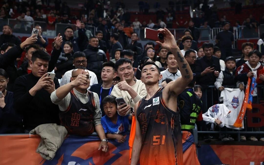 完美收官，山东男篮八连胜结束本赛季临沂主场全部赛事