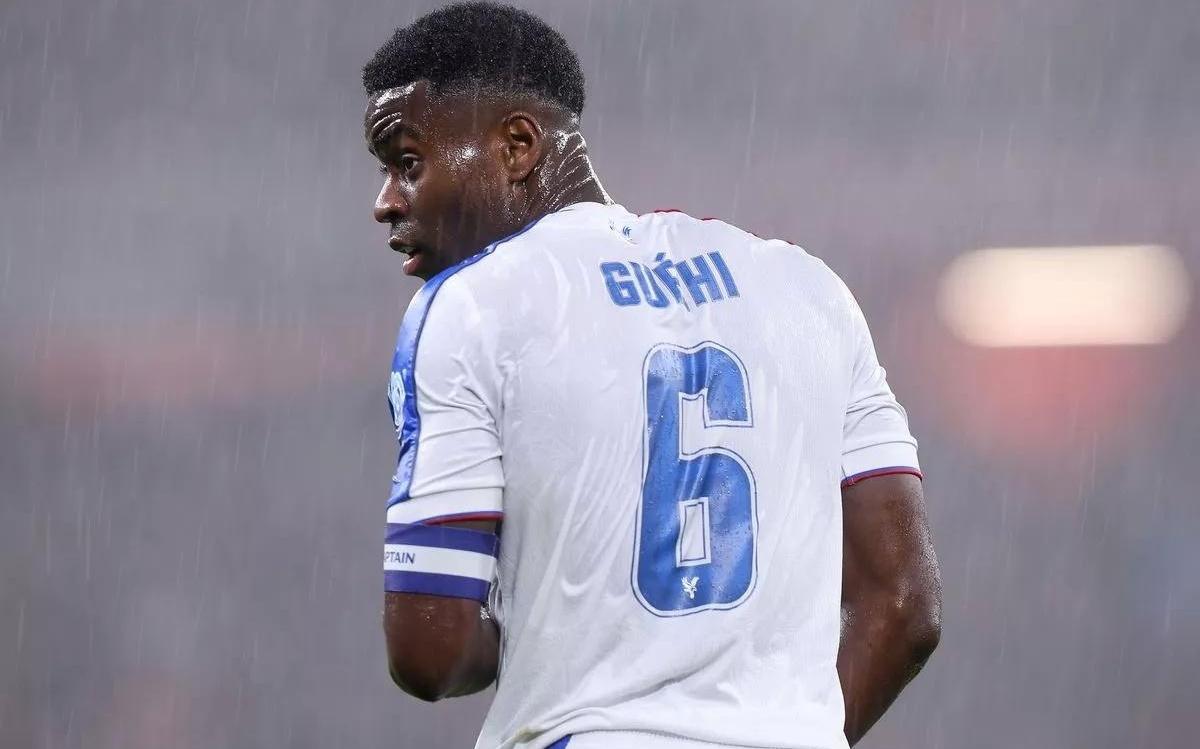 有惊无险，太阳报：格伊的私人飞机降落