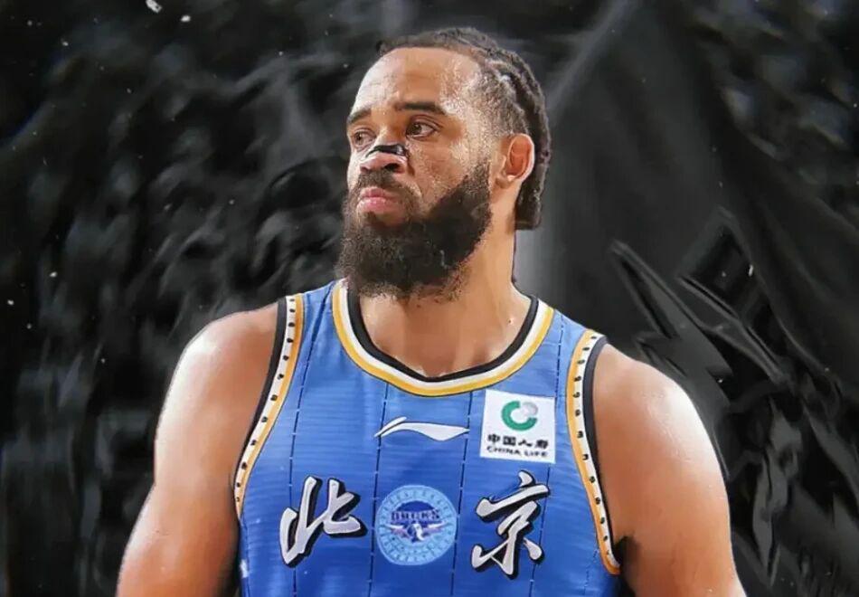 北京男篮接触麦基有实质性进展，周琦检查眼疾上海大将即将复出