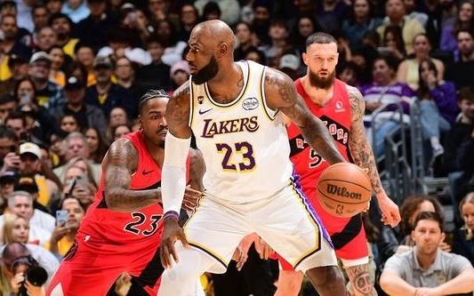 联盟历史首人！詹姆斯生涯常规赛与季后赛总得分突破51000分