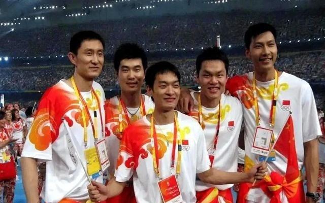 广东加冕1000胜球队引热议！杜锋：为国