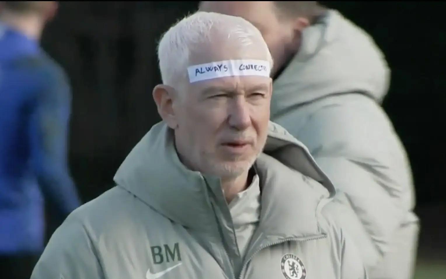 这啥造型啊切尔西理疗师额头贴纸条