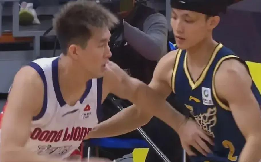 确认了！郭艾伦复出首秀！两年合计13场比赛