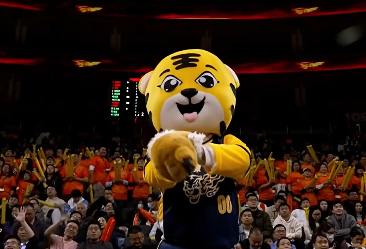 广东名记质疑CBA裁判：广东队做不行，为何其他球队做就可以